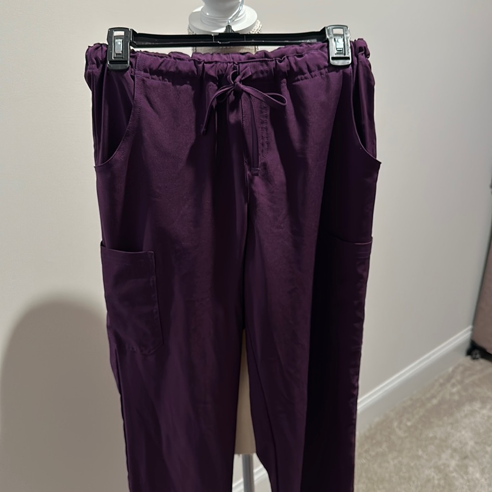 Woman’s scrub eggplant bottoms